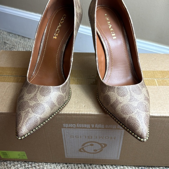 Coach • Waverly Pump with Beadchain • Tan Coated Canvas • 10 • SO Gently Worn!😍 - Picture 3 of 16